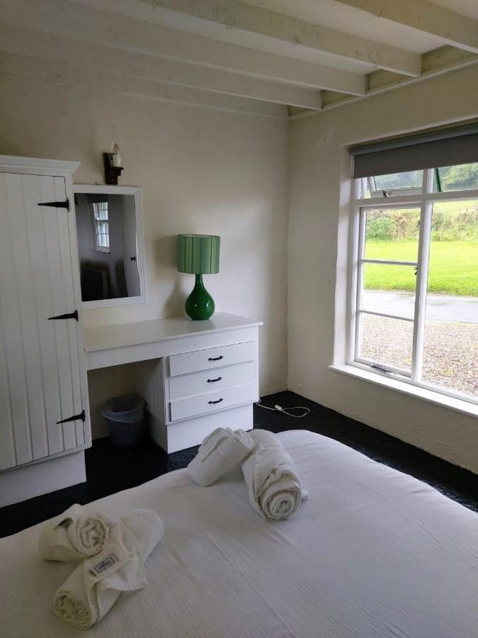 Corofin Lake Cottages Екстериор снимка