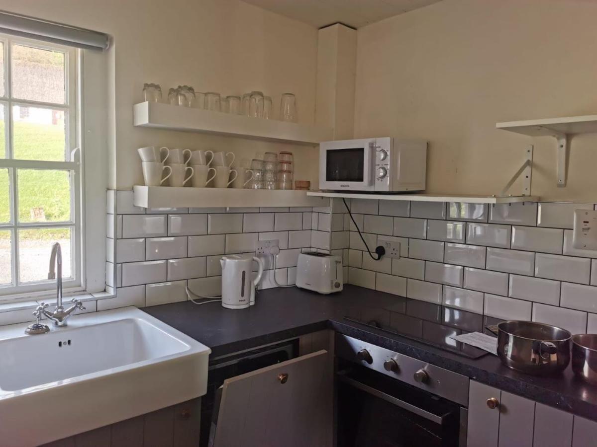 Corofin Lake Cottages Екстериор снимка