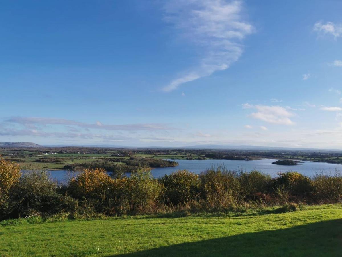Corofin Lake Cottages Екстериор снимка