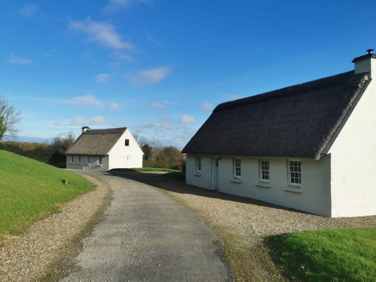 Corofin Lake Cottages Екстериор снимка