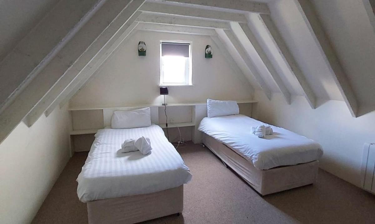 Corofin Lake Cottages Екстериор снимка